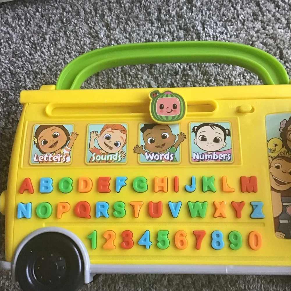 CoComelon musical learning bus, number and letter recognition, phonetics